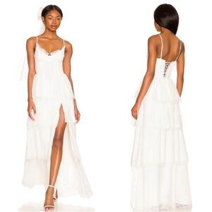 V. Chapman Camia Lace Dress in White. Size 8